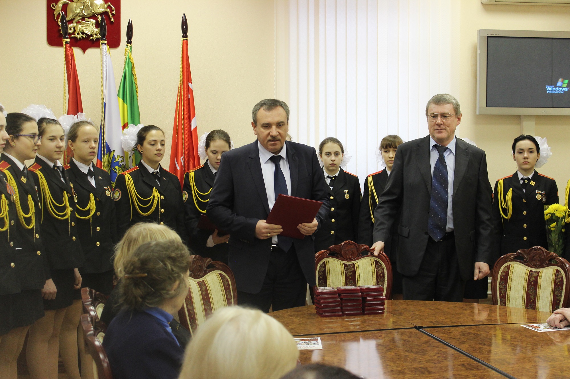 05.03.2015 - Вручение медалей главой управы района Текстильщики А.В. Осадчим в честь 70-летней годовщины Великой Победы